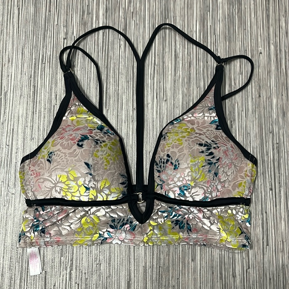 Victoria Secret PINK bra size Medium